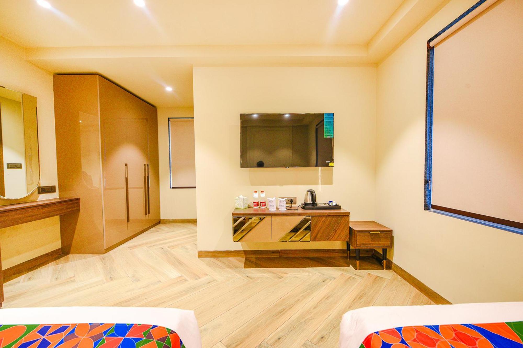 Fabhotel Prime Qotel Janakpuri Delhi  Exterior photo