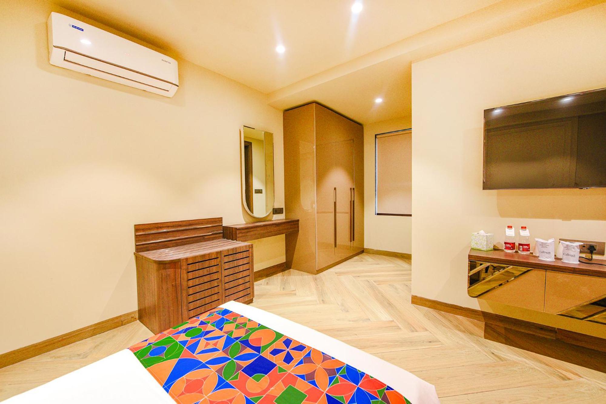 Fabhotel Prime Qotel Janakpuri Delhi  Exterior photo